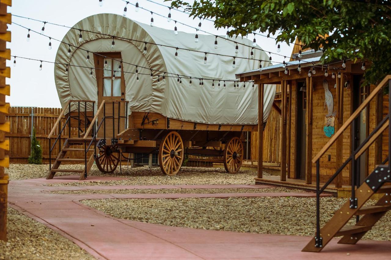 The Big Texan - Cabins And Wagons Amarillo Esterno foto