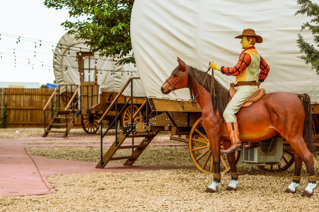 The Big Texan - Cabins And Wagons Amarillo Esterno foto