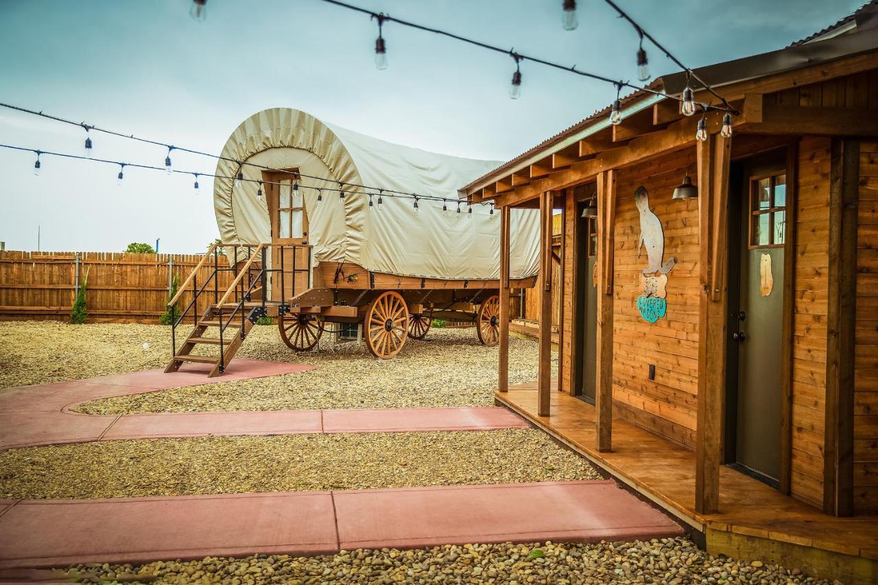 The Big Texan - Cabins And Wagons Amarillo Esterno foto
